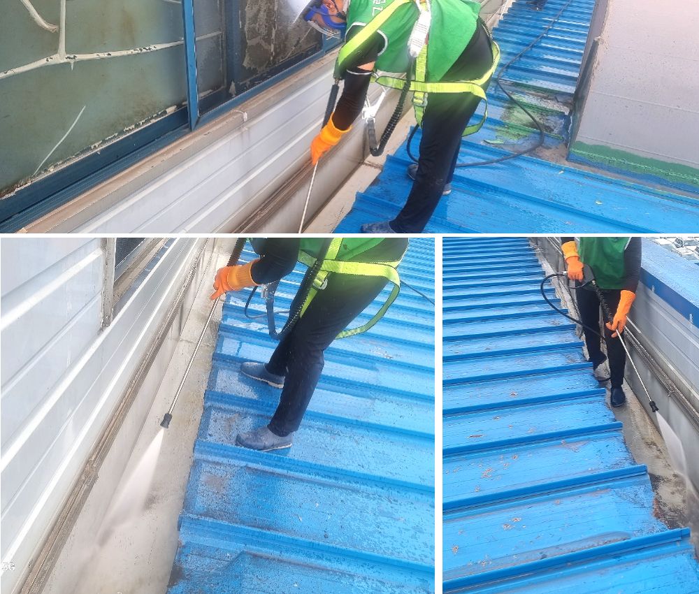 이천시 공장청소로 지붕 배수로 청소해드렸습니다. 관한 작업사진입니다.